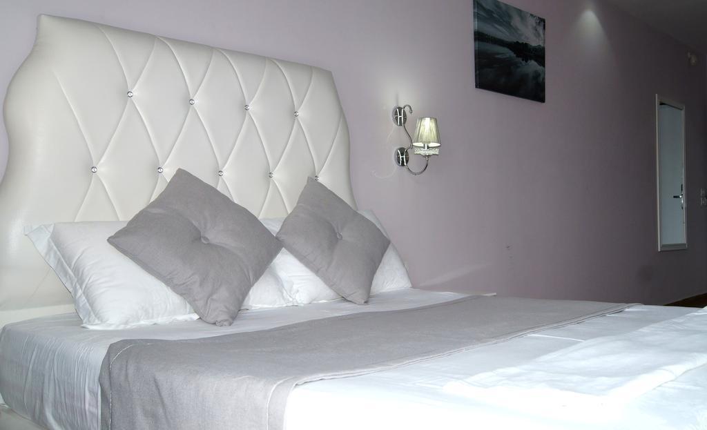 Apartments Flower Residence Σαράντα Δωμάτιο φωτογραφία